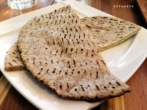 自慢嗑旅：[台中]自慢嗑旅|溫潤美味的豬排咖哩飯|創新焗烤咖哩、手工口樂餅、沖繩鮮奶茶|高CP值套餐附PITA口袋餅、湯、蛋沙拉