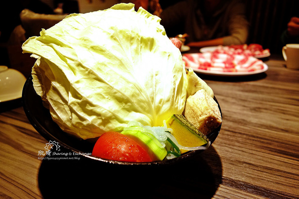 方圓涮涮屋(復興店):【台北美食】方圓涮涮屋+捷運科技大樓+肉質超Q彈的黑毛豬與霸王牛、環境不錯