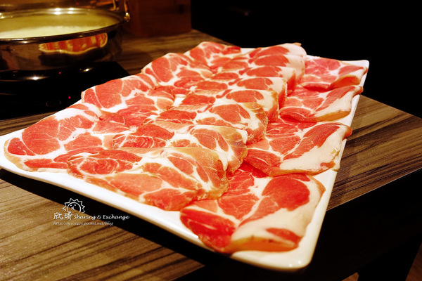 方圓涮涮屋(復興店):【台北美食】方圓涮涮屋+捷運科技大樓+肉質超Q彈的黑毛豬與霸王牛、環境不錯