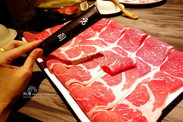 方圓涮涮屋(復興店):【台北美食】方圓涮涮屋+捷運科技大樓+肉質超Q彈的黑毛豬與霸王牛、環境不錯
