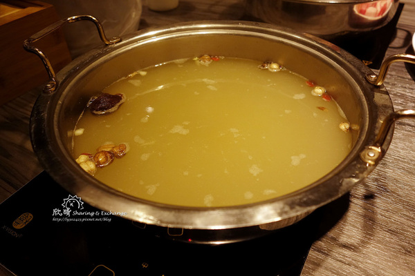 方圓涮涮屋(復興店):【台北美食】方圓涮涮屋+捷運科技大樓+肉質超Q彈的黑毛豬與霸王牛、環境不錯