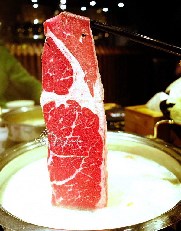 方圓涮涮屋(復興店):【台北美食】方圓涮涮屋+捷運科技大樓+肉質超Q彈的黑毛豬與霸王牛、環境不錯