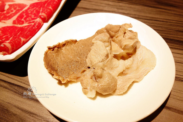 方圓涮涮屋(復興店):【台北美食】方圓涮涮屋+捷運科技大樓+肉質超Q彈的黑毛豬與霸王牛、環境不錯