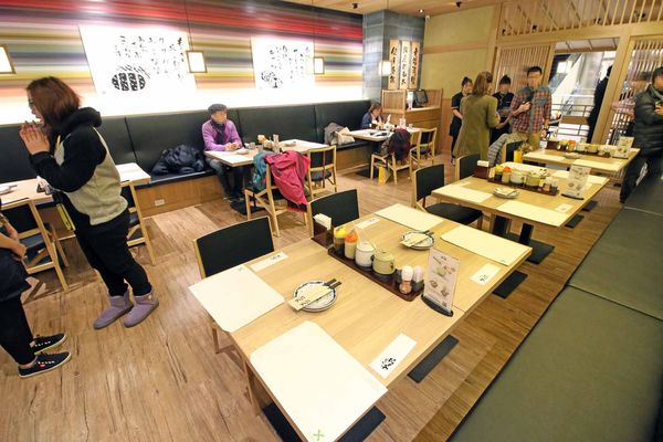 【桃園林口美食】林口三井outlet-超人氣日本靜岡勝政日式豬排、安普蕾修伴手禮