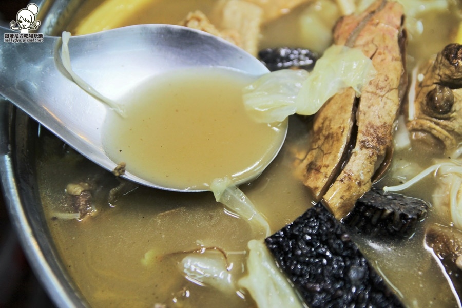 888燻茶鵝 滷味 薑母鴨18.JPG