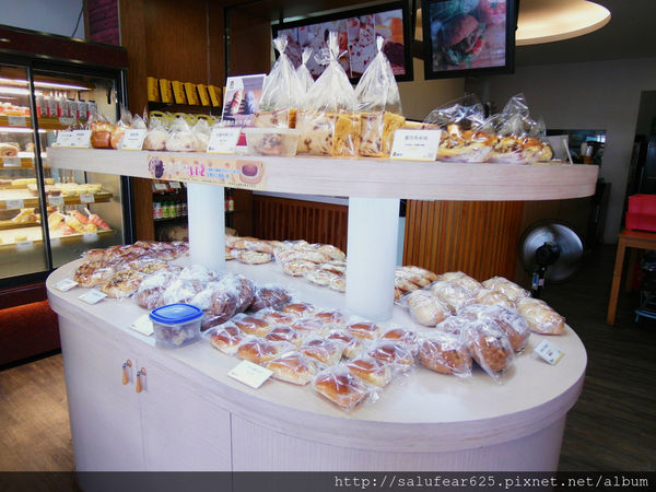後少女時代 台中南屯天然健康美味又實在的品麵包