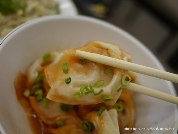 麷溙鼎：【食記】彰化麷傣鼎湯包館@員林華成市場 : 絲瓜蝦仁口味還挺好吃的, 不過其他的都有點奇怪…U_U