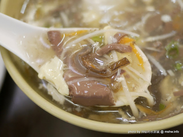 麷溙鼎：【食記】彰化麷傣鼎湯包館@員林華成市場 : 絲瓜蝦仁口味還挺好吃的, 不過其他的都有點奇怪…U_U