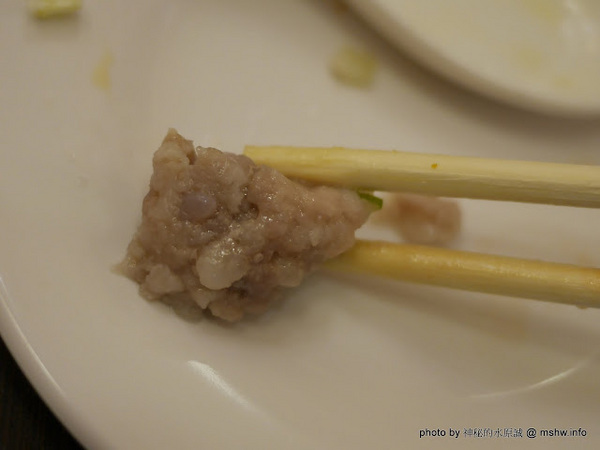 麷溙鼎：【食記】彰化麷傣鼎湯包館@員林華成市場 : 絲瓜蝦仁口味還挺好吃的, 不過其他的都有點奇怪…U_U