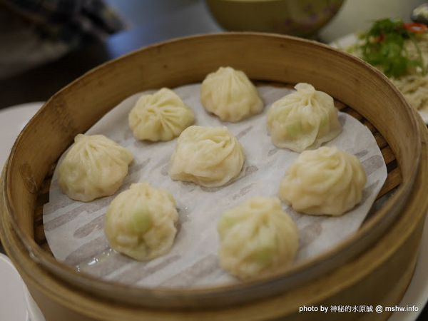 麷溙鼎：【食記】彰化麷傣鼎湯包館@員林華成市場 : 絲瓜蝦仁口味還挺好吃的, 不過其他的都有點奇怪…U_U