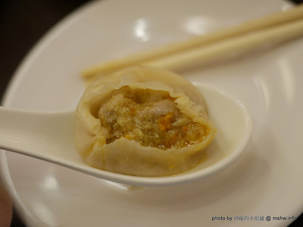 麷溙鼎：【食記】彰化麷傣鼎湯包館@員林華成市場 : 絲瓜蝦仁口味還挺好吃的, 不過其他的都有點奇怪…U_U