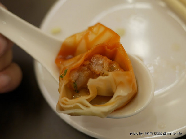 麷溙鼎：【食記】彰化麷傣鼎湯包館@員林華成市場 : 絲瓜蝦仁口味還挺好吃的, 不過其他的都有點奇怪…U_U