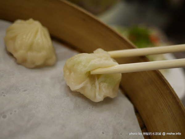 麷溙鼎：【食記】彰化麷傣鼎湯包館@員林華成市場 : 絲瓜蝦仁口味還挺好吃的, 不過其他的都有點奇怪…U_U
