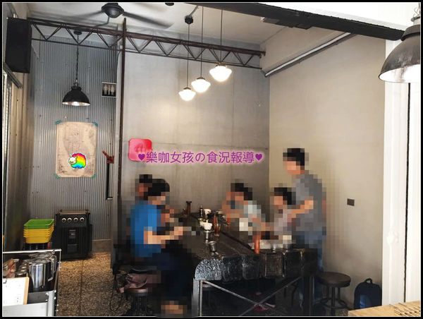 BVK:【彰化美食】午晚餐 ♥ BVK咖哩專科 ♥新開幕~只賣咖哩卻讓人難以忘懷的好口味≡內有用心在料理的老闆