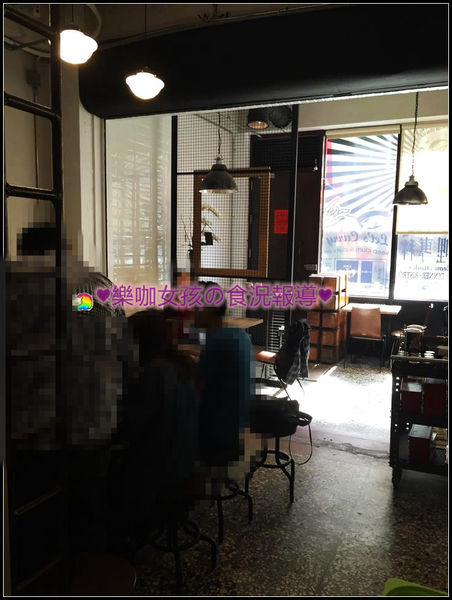 BVK:【彰化美食】午晚餐 ♥ BVK咖哩專科 ♥新開幕~只賣咖哩卻讓人難以忘懷的好口味≡內有用心在料理的老闆