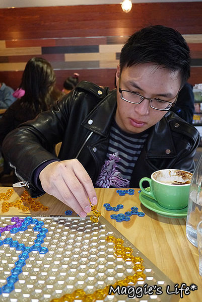 AT Café:台北美食。捷運南京三民【AT Café】吃美食玩桌遊~不想回家了!◆早午餐。漢堡。三明治。手工甜點。桌遊體驗。包場服務