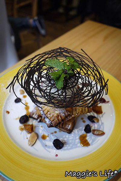 AT Café:台北美食。捷運南京三民【AT Café】吃美食玩桌遊~不想回家了!◆早午餐。漢堡。三明治。手工甜點。桌遊體驗。包場服務