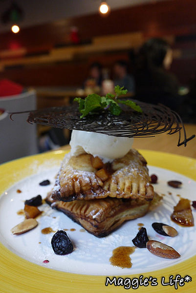 AT Café:台北美食。捷運南京三民【AT Café】吃美食玩桌遊~不想回家了!◆早午餐。漢堡。三明治。手工甜點。桌遊體驗。包場服務