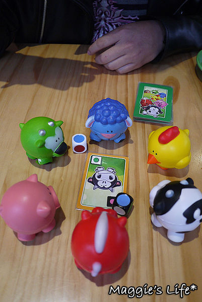 AT Café:台北美食。捷運南京三民【AT Café】吃美食玩桌遊~不想回家了!◆早午餐。漢堡。三明治。手工甜點。桌遊體驗。包場服務