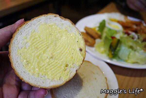 AT Café:台北美食。捷運南京三民【AT Café】吃美食玩桌遊~不想回家了!◆早午餐。漢堡。三明治。手工甜點。桌遊體驗。包場服務