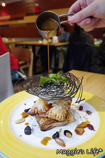 AT Café:台北美食。捷運南京三民【AT Café】吃美食玩桌遊~不想回家了!◆早午餐。漢堡。三明治。手工甜點。桌遊體驗。包場服務