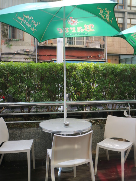 AT Café：【台北美食】早午餐新選擇--AT Café還可玩桌遊喔!!