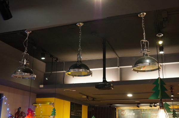 AT Café:(胖樺食記) 八德路AT Café提供高CP值餐點及眾多桌上遊戲。內文附多款桌遊分享。