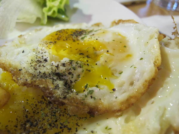 AT Café:(胖樺食記) 八德路AT Café提供高CP值餐點及眾多桌上遊戲。內文附多款桌遊分享。