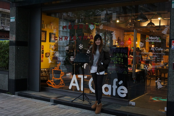 AT Café:(胖樺食記) 八德路AT Café提供高CP值餐點及眾多桌上遊戲。內文附多款桌遊分享。