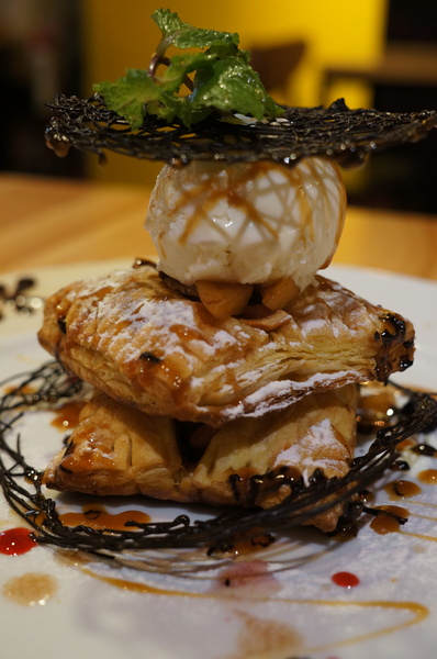 AT Café:(胖樺食記) 八德路AT Café提供高CP值餐點及眾多桌上遊戲。內文附多款桌遊分享。