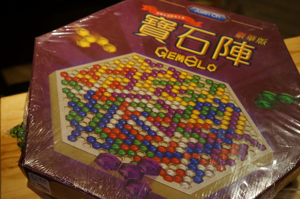 AT Café:(胖樺食記) 八德路AT Café提供高CP值餐點及眾多桌上遊戲。內文附多款桌遊分享。