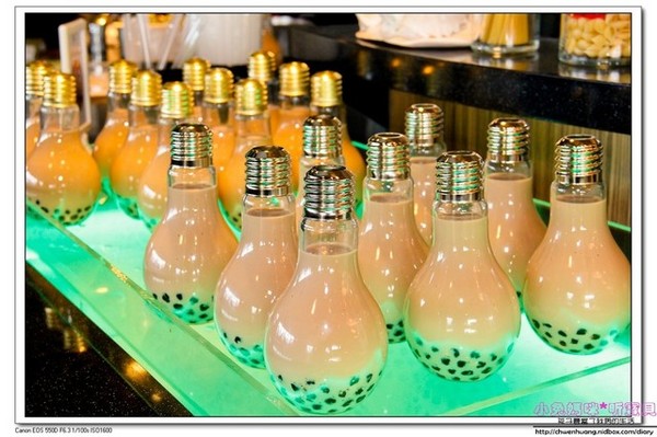 奇麗灣珍奶文化館:【美食♥宜蘭】再訪☼ 奇麗灣珍奶文化館☼ 自助式沙拉吧/燈泡珍奶喝到飽/珍奶DIY,公雞杯帶回家♥♥