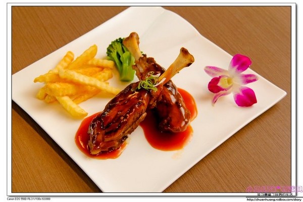 奇麗灣珍奶文化館:【美食♥宜蘭】再訪☼ 奇麗灣珍奶文化館☼ 自助式沙拉吧/燈泡珍奶喝到飽/珍奶DIY,公雞杯帶回家♥♥