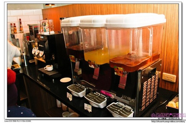 奇麗灣珍奶文化館:【美食♥宜蘭】再訪☼ 奇麗灣珍奶文化館☼ 自助式沙拉吧/燈泡珍奶喝到飽/珍奶DIY,公雞杯帶回家♥♥