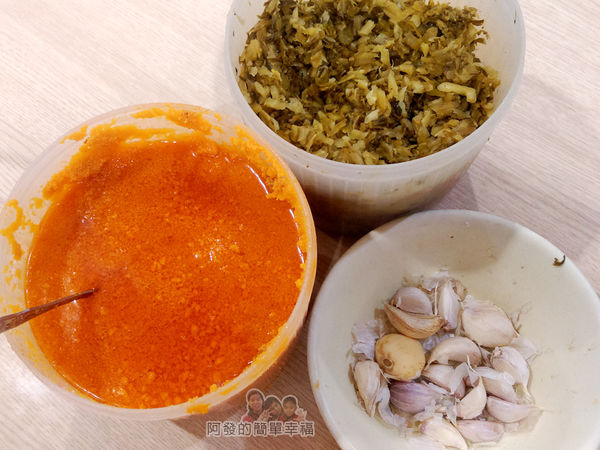 建宏牛肉麵08-桌上的調味料