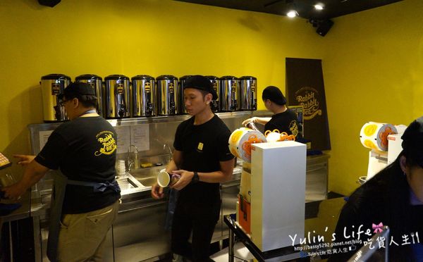 Rabbit Rabbit Tea 兔子兔子茶飲專賣店(內湖江南店):Rabbit Rabbit TEA ♥ 兔子兔子茶飲專賣店 ♥ 愛麗絲繽紛限定杯 ♥ 內湖江南店