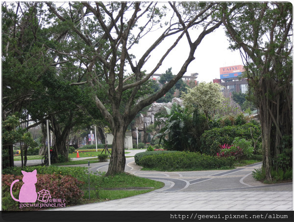 阿尼雞無骨鹹酥雞。Any Chicken(圓山花博1店)：【台北踩點趣】超熱門國民美食報你知～想吃到日式居酒屋等級的炸物嗎？來圓山花博特區集食行樂美食街第二攤的阿尼雞無骨鹹酥雞就對哩～激推脆嫩又多汁的炸蔬菜！鹹酥雞冷掉也好吃唷～