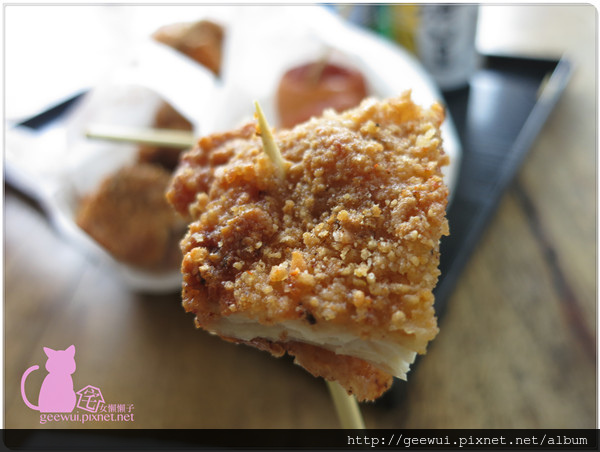 阿尼雞無骨鹹酥雞。Any Chicken(圓山花博1店)：【台北踩點趣】超熱門國民美食報你知～想吃到日式居酒屋等級的炸物嗎？來圓山花博特區集食行樂美食街第二攤的阿尼雞無骨鹹酥雞就對哩～激推脆嫩又多汁的炸蔬菜！鹹酥雞冷掉也好吃唷～