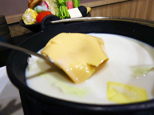 【三重餐廳】品味日式涮涮鍋-比手掌還大的蝦子火鍋店