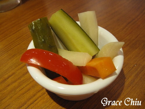 自家製醃野菜~卡布里炸雞 GABURICHICKEN がブリチキン