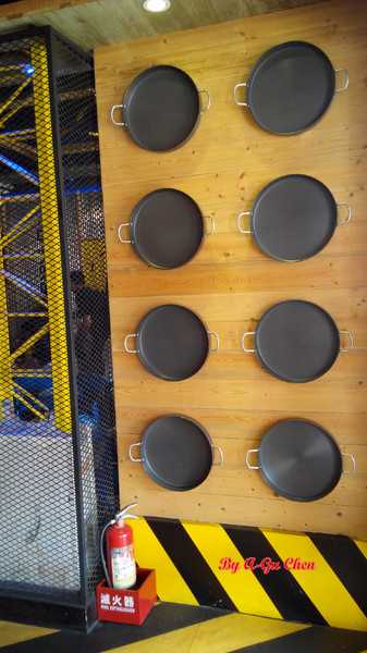 OMAYA春川炒雞(台南永華店)：☆口碑券No.16☆【臺南Ω中西區】Omaya春川炒雞（永華店）。辛普森湯一鍋三吃，兩人份三人飽