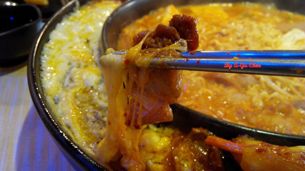 OMAYA春川炒雞(台南永華店)：☆口碑券No.16☆【臺南Ω中西區】Omaya春川炒雞（永華店）。辛普森湯一鍋三吃，兩人份三人飽