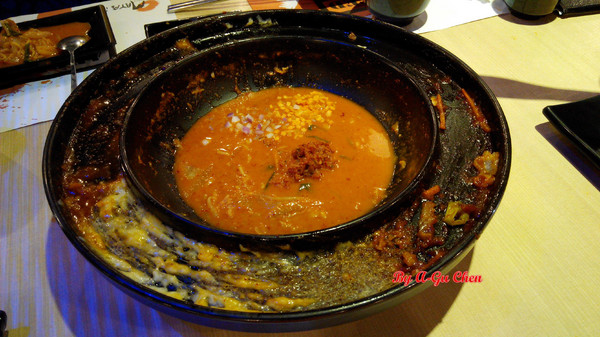 OMAYA春川炒雞(台南永華店)：☆口碑券No.16☆【臺南Ω中西區】Omaya春川炒雞（永華店）。辛普森湯一鍋三吃，兩人份三人飽