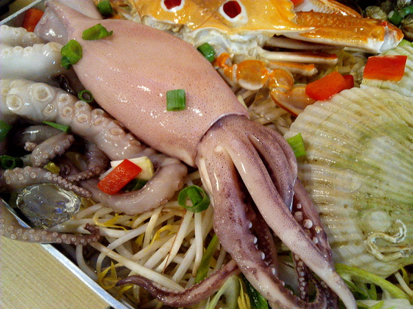 OMAYA春川炒雞(台南永華店)： ☆口碑券No.11☆【臺南Ω中西區】Omaya春川炒雞（永華店）。釜山巨無霸海鮮盆，各種新鮮食材超澎湃