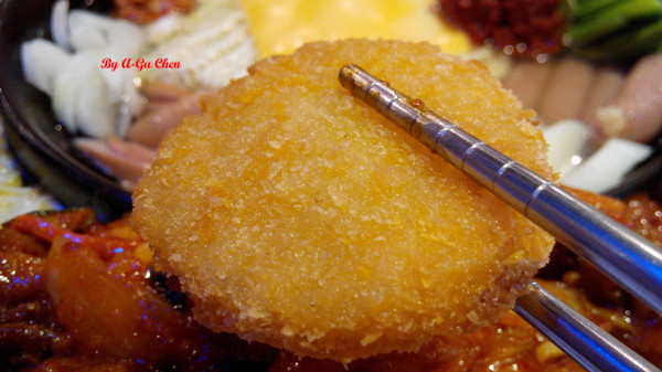 OMAYA春川炒雞(台南永華店)：☆口碑券No.16☆【臺南Ω中西區】Omaya春川炒雞（永華店）。辛普森湯一鍋三吃，兩人份三人飽