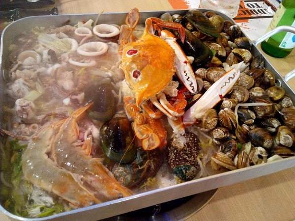 OMAYA春川炒雞(台南永華店)： ☆口碑券No.11☆【臺南Ω中西區】Omaya春川炒雞（永華店）。釜山巨無霸海鮮盆，各種新鮮食材超澎湃