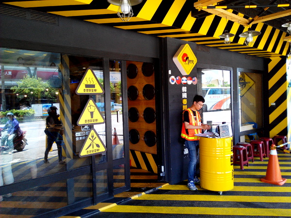 OMAYA春川炒雞(台南永華店)： ☆口碑券No.11☆【臺南Ω中西區】Omaya春川炒雞（永華店）。釜山巨無霸海鮮盆，各種新鮮食材超澎湃