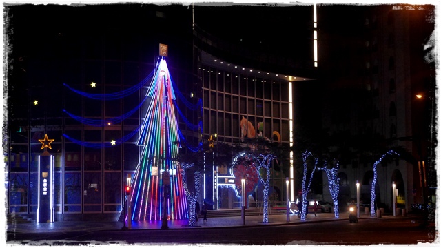 幾米《忘記,親一下》2015台新金控耶誕佈置