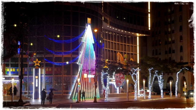 幾米《忘記,親一下》2015台新金控耶誕佈置