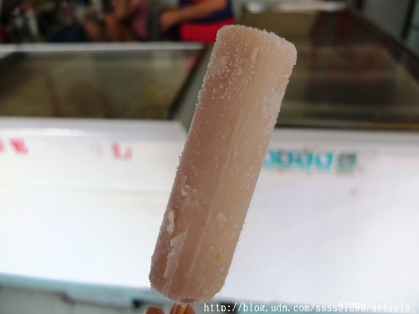 榮豐冰棒城：【美食特搜。屏東市】榮豐冰棒城。古早味的圓筒狀冰棒 每支12元均一價 延續傳統至今37年老冰店